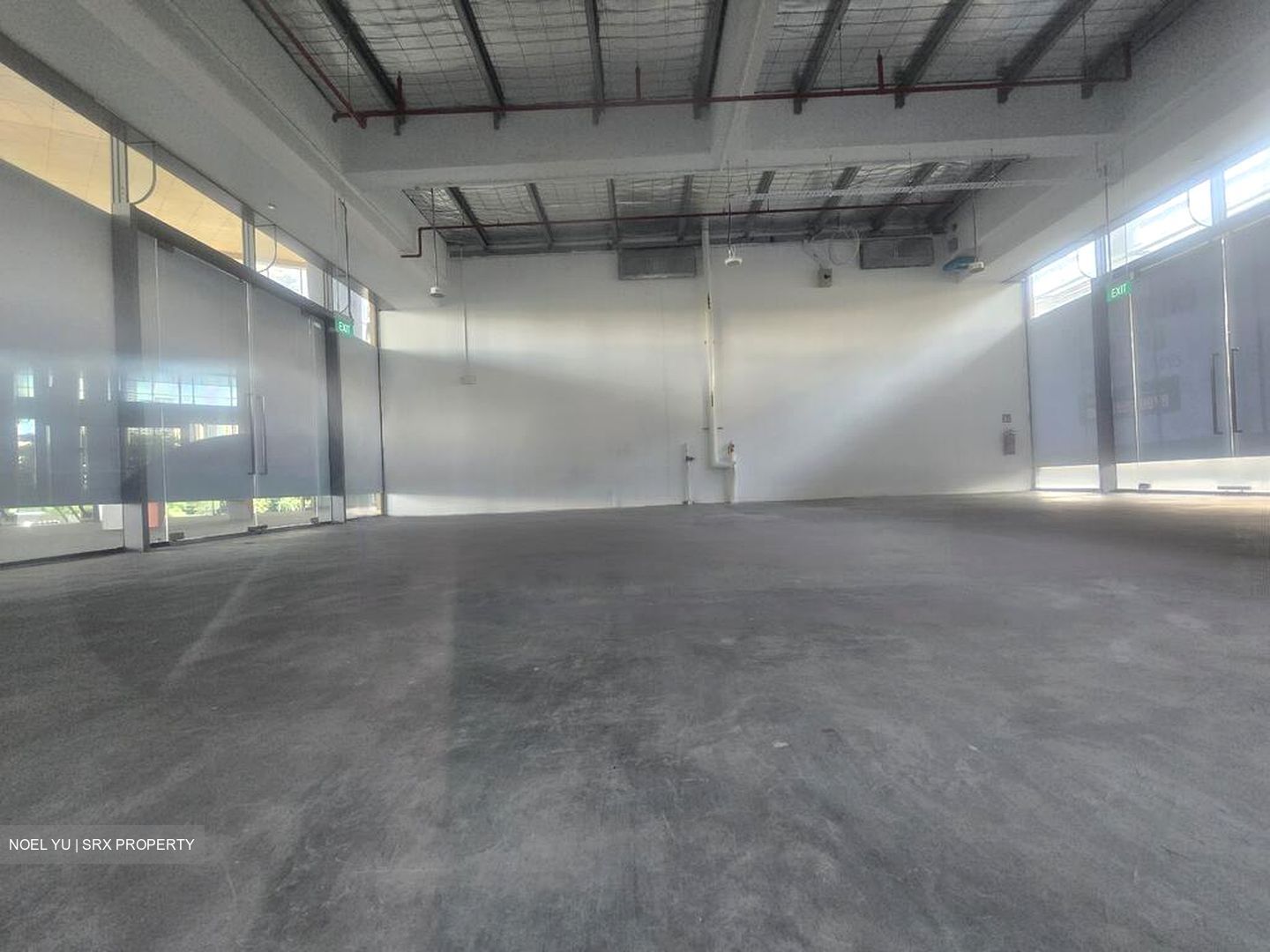 Holland Avenue (D10), Retail #451214831